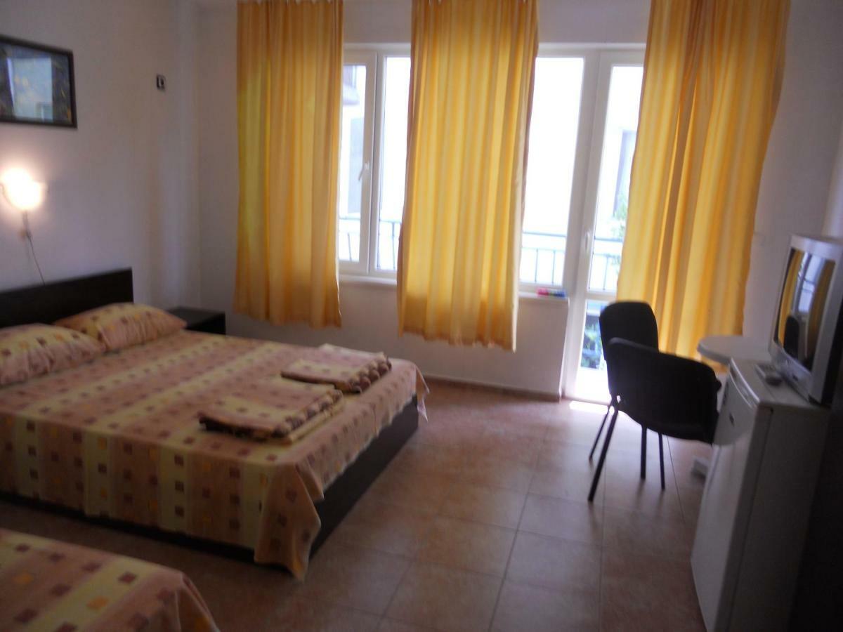 Guest House "Tania" Achtopol Zewnętrze zdjęcie
